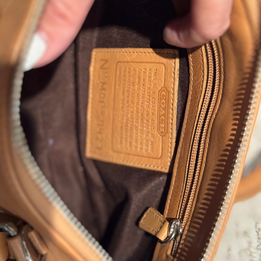 Vintage Coach Brown Leather Shoulder Bag - Picture 3 of 5